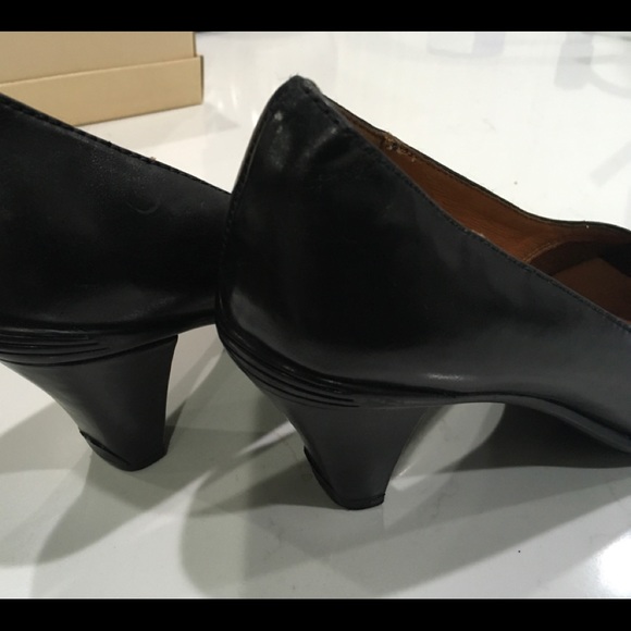 Gentle Souls Leather Pumps - Picture 9 of 9